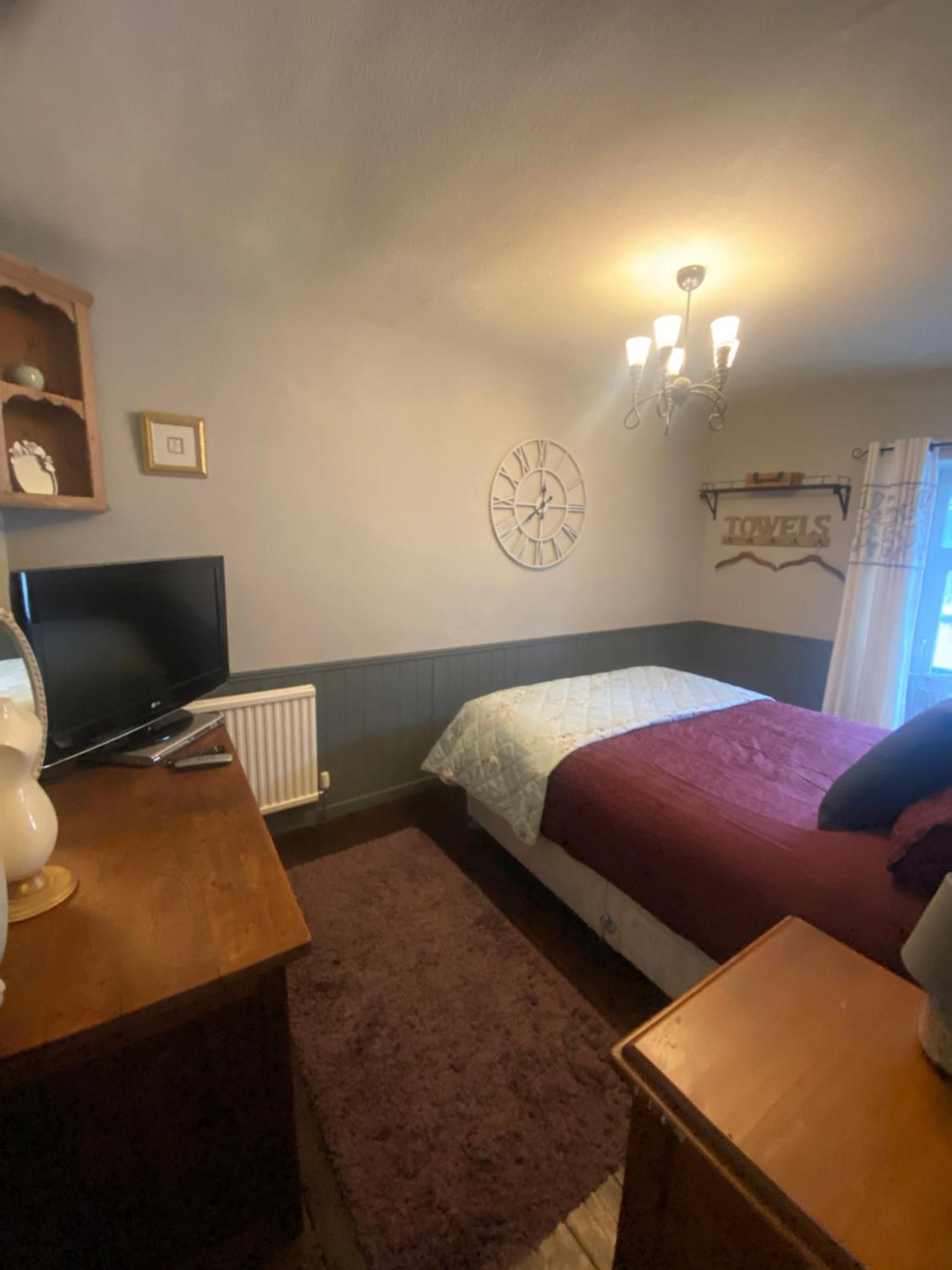 3 Bed Town House Llandeilo Carmarthenshire Villa Luaran gambar